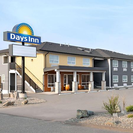 Days Inn By Wyndham 100 Mile House Εξωτερικό φωτογραφία