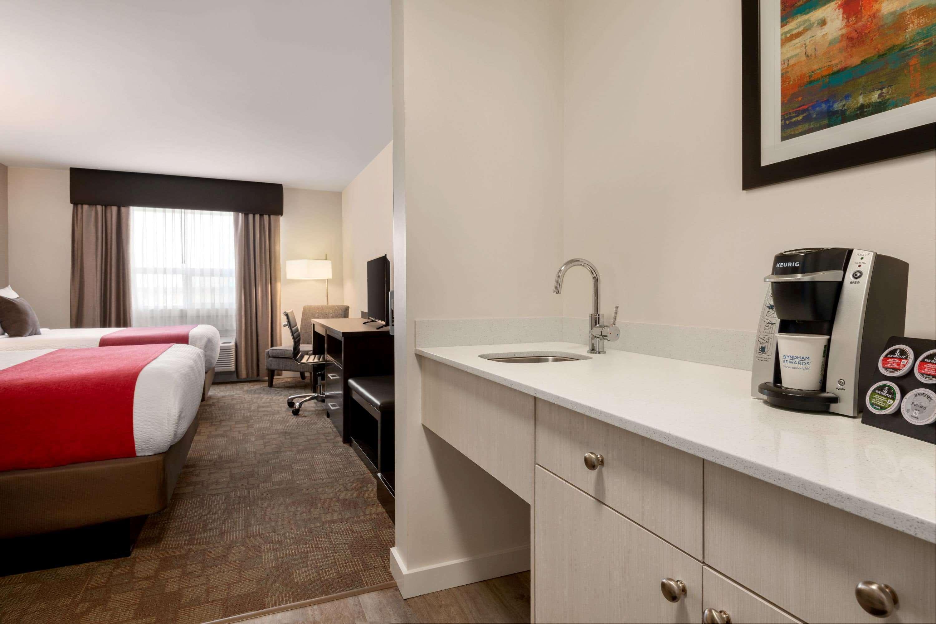 Days Inn By Wyndham 100 Mile House Εξωτερικό φωτογραφία
