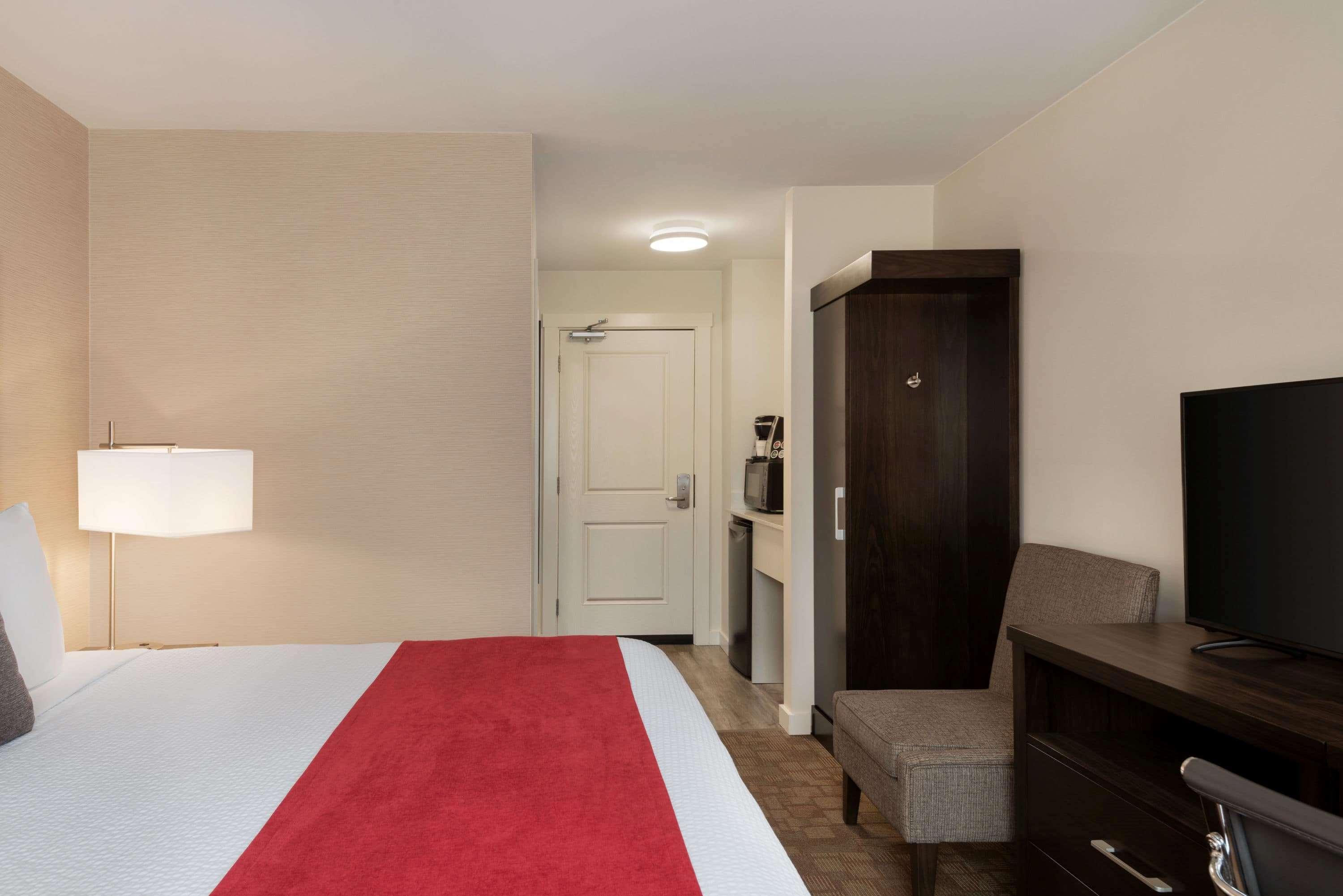 Days Inn By Wyndham 100 Mile House Εξωτερικό φωτογραφία